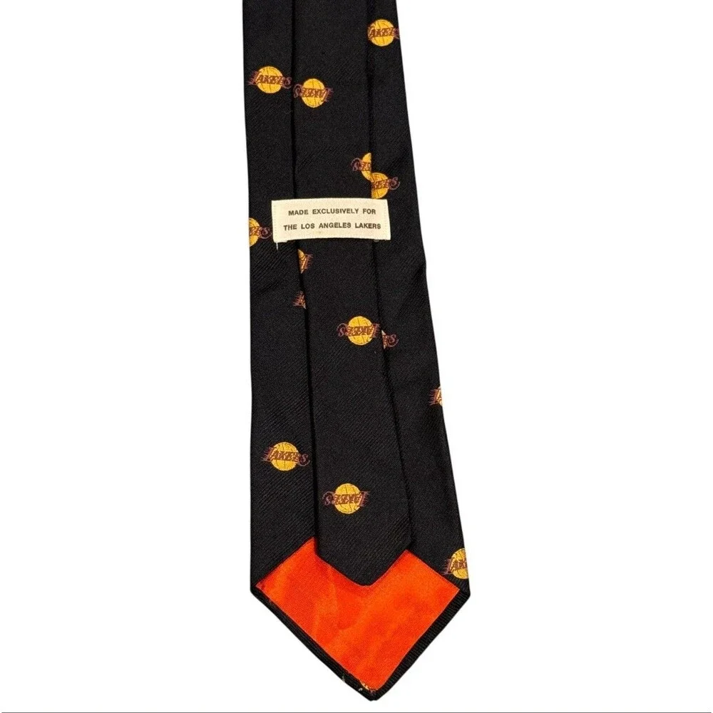 Los Angeles Lakers Team Issued Exclusive 100% Silk Neck Tie 55